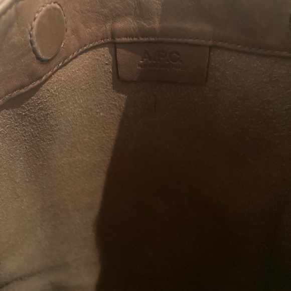 APC brown leather tall shoulder tote - Picture 7 of 9